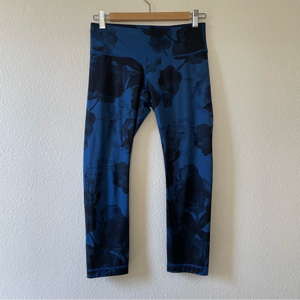 Lululemon Blue Rose Crop Leggings Size 4